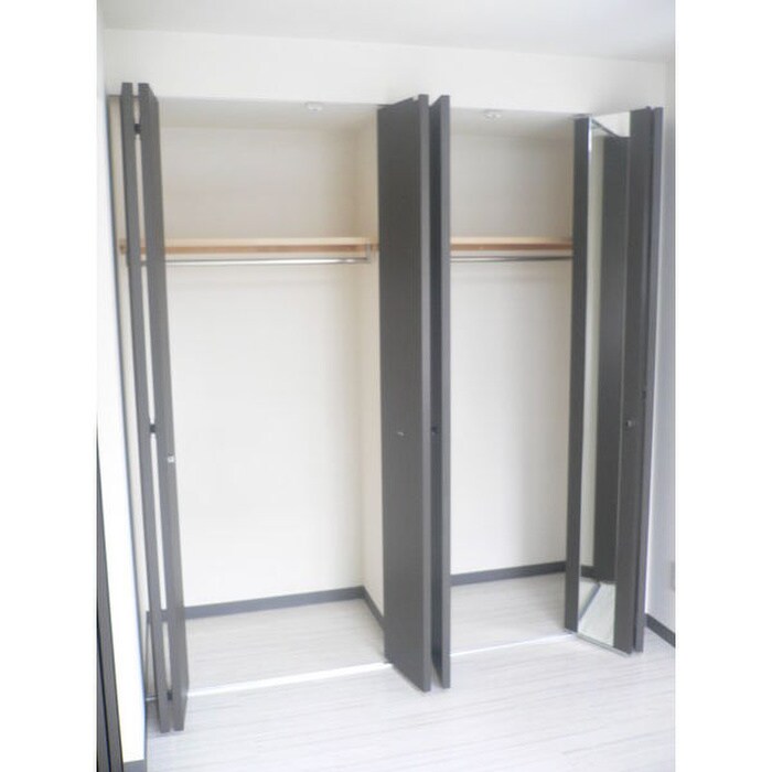 物件内観写真6　(収納)