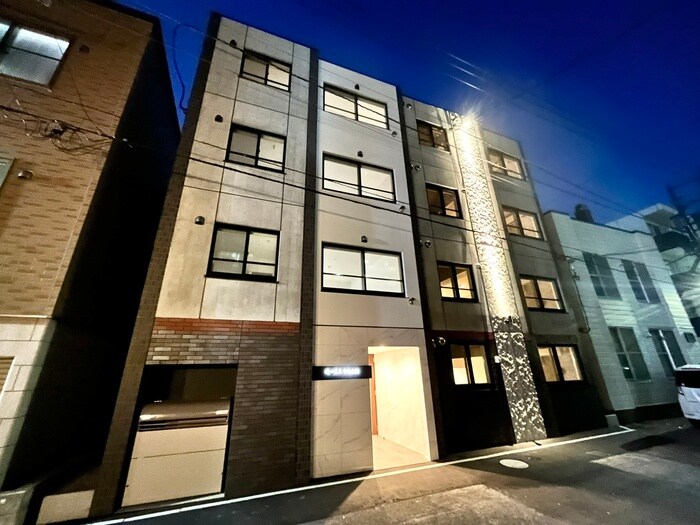 物件外観写真2　(同型モデル)