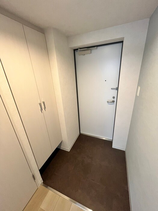 物件内観写真16　(玄関)