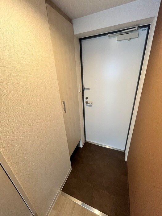 物件内観写真16　(玄関)