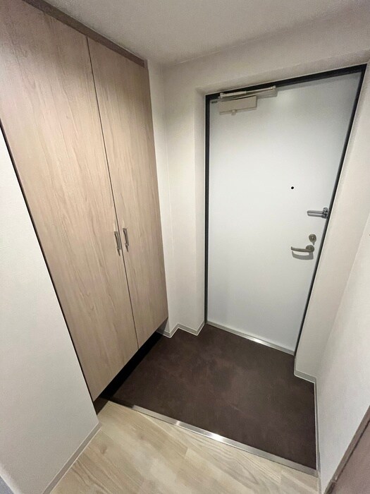 物件内観写真16　(玄関)