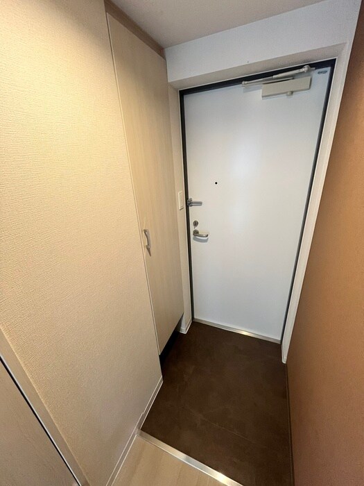 物件内観写真16　(玄関)