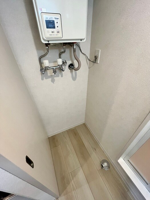 物件内観写真18　(洗濯機置場)