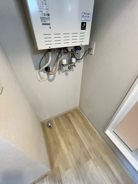 物件内観写真18　(洗濯機置場)