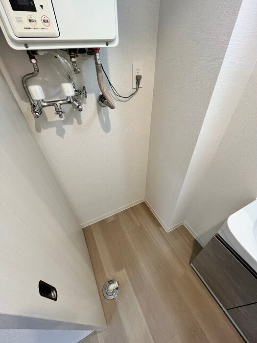 物件内観写真18　(洗濯機置場)