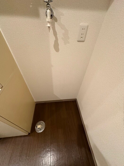 物件内観写真16　(洗濯機置場)