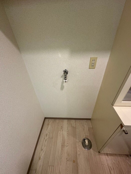 物件内観写真17　(洗濯機置場)