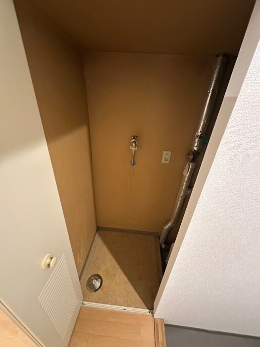 物件内観写真17　(洗濯機置場)
