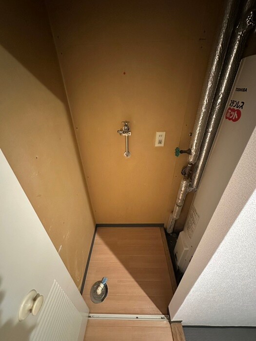 物件内観写真17　(洗濯機置場)