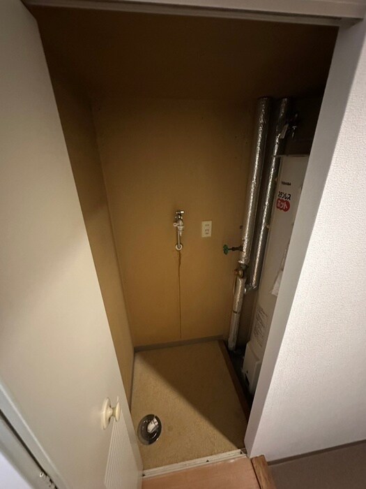 物件内観写真17　(洗濯機置場)
