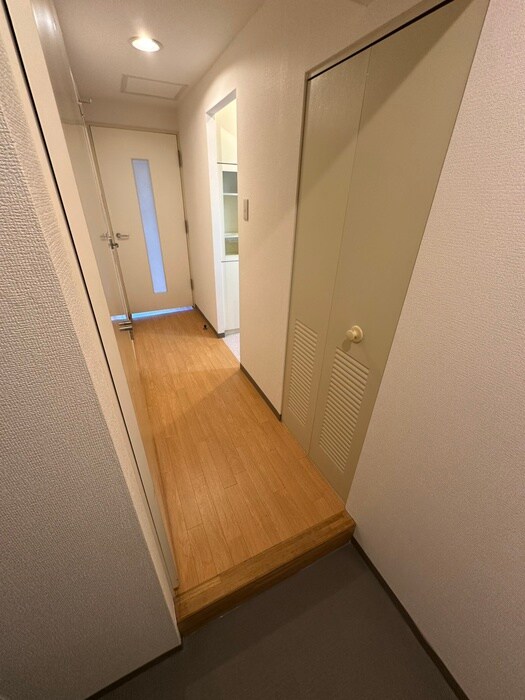 物件内観写真18　(玄関)