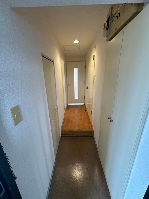 物件内観写真18　(玄関)