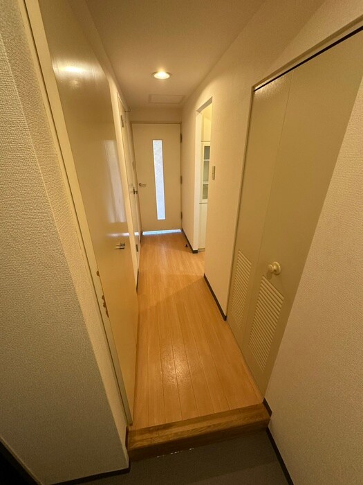 物件内観写真18　(玄関)