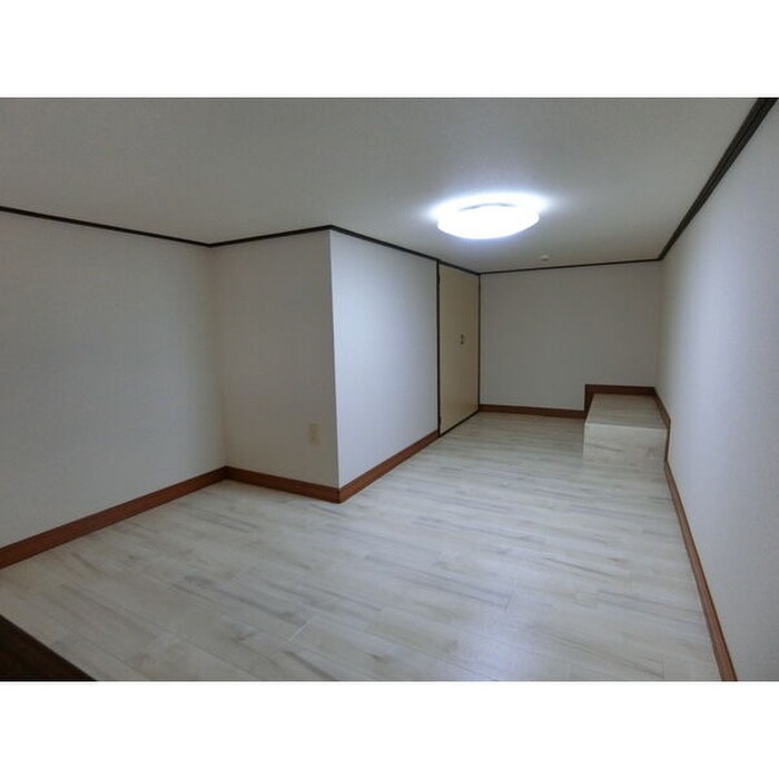 物件内観写真8　(内観写真)