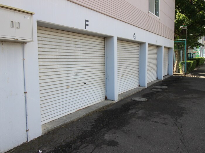 物件外観写真4　(駐車場)