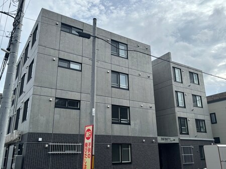 INFINITY月寒外観写真