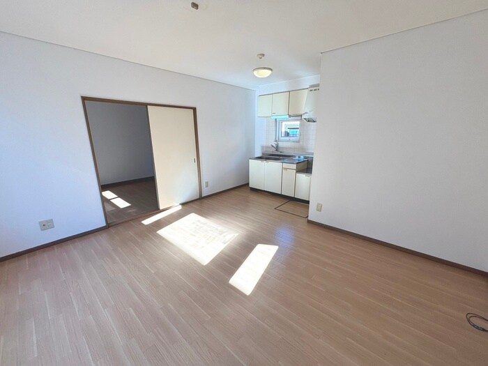 物件内観写真2　(居室)