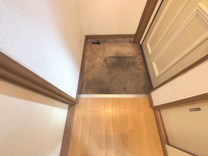 物件内観写真15　(玄関)