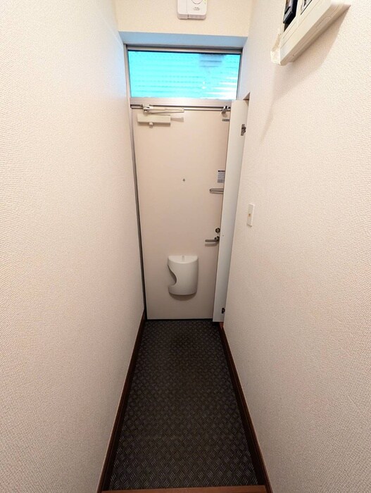 物件内観写真19　(玄関)