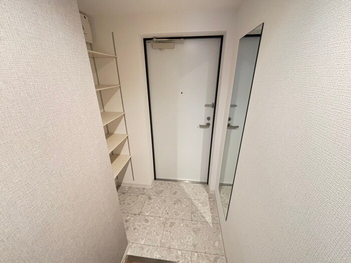 物件内観写真17　(玄関)