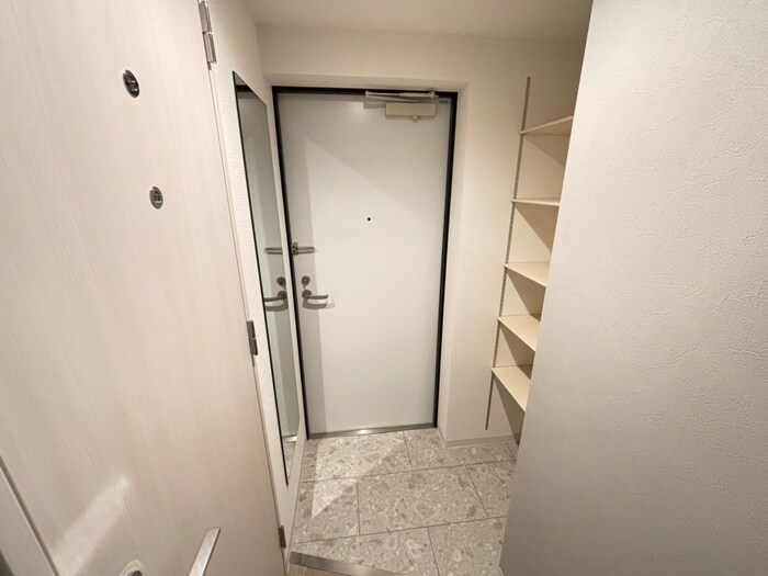 物件内観写真17　(玄関)