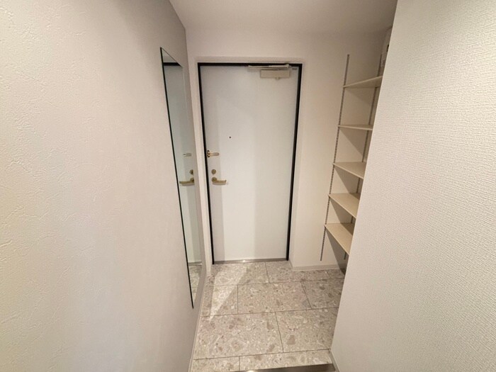 物件内観写真17　(玄関)