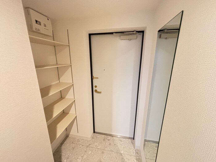 物件内観写真17　(玄関)
