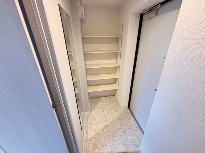 物件内観写真17　(玄関)