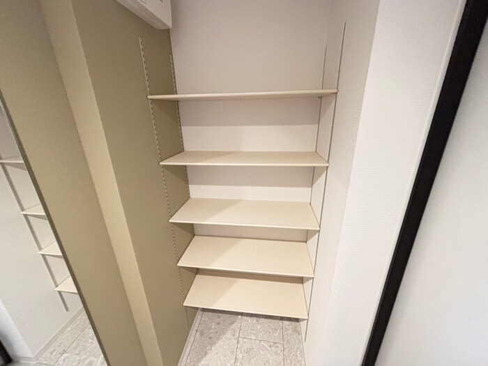 物件内観写真18　(靴箱)