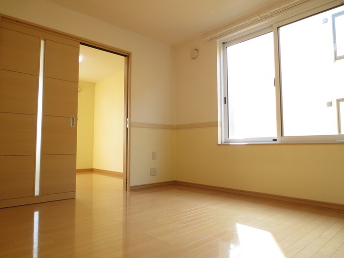 物件内観写真3　(居室)