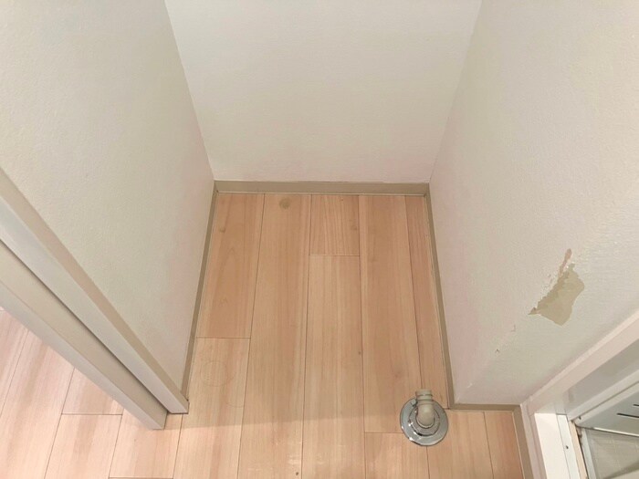 物件内観写真16　(洗濯機置場)