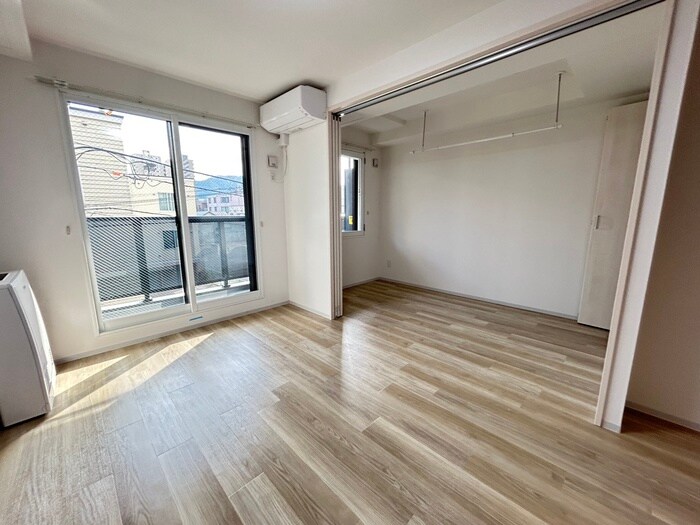 物件内観写真9　(居室)