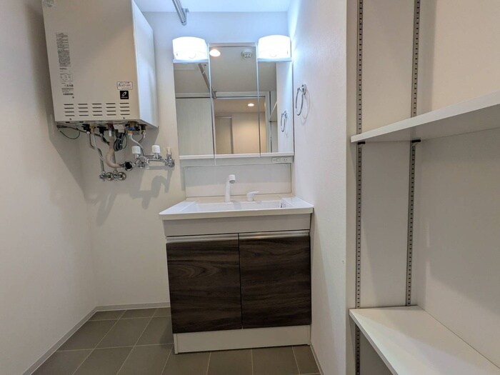 物件内観写真14　(洗面)