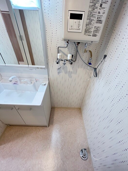 物件内観写真18　(洗濯機置場)