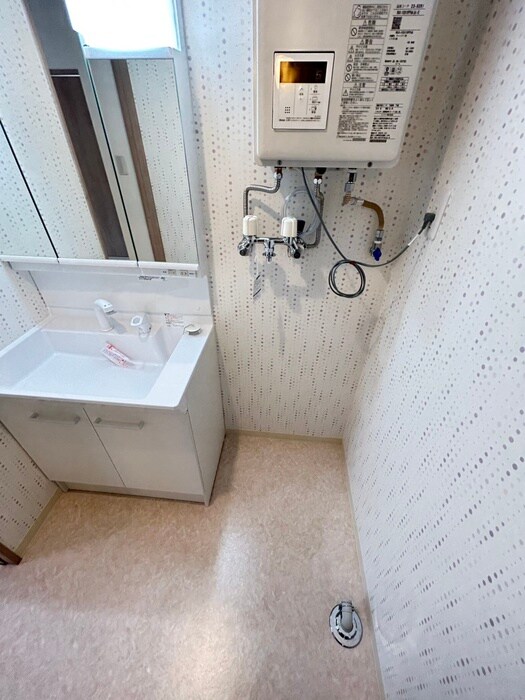 物件内観写真18　(洗濯機置場)