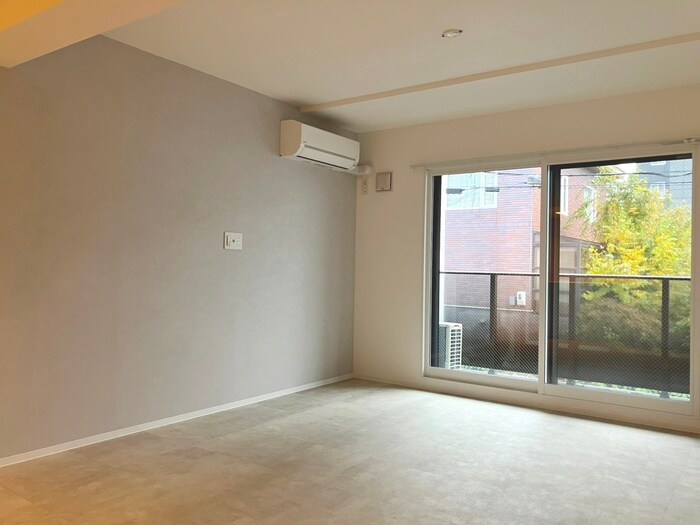 物件内観写真3　(居室)