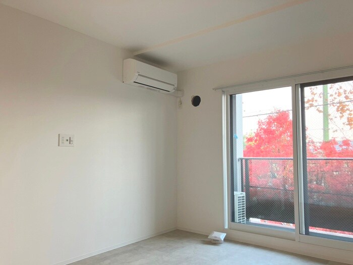 物件内観写真3　(居室)