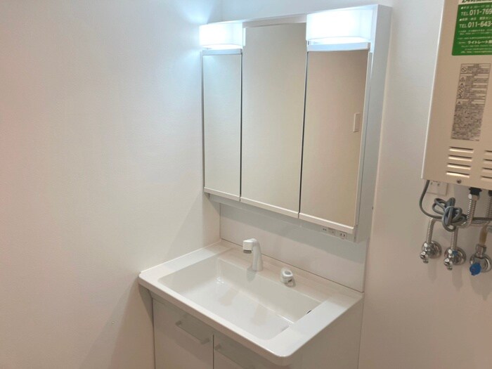 物件内観写真9　(洗面)