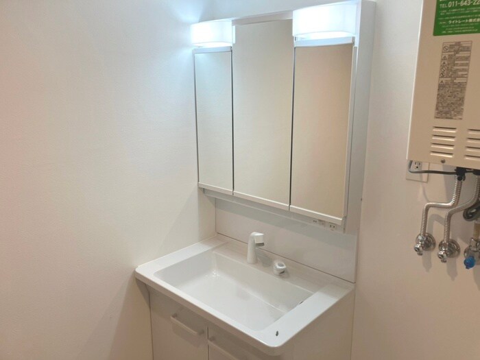 物件内観写真9　(洗面)