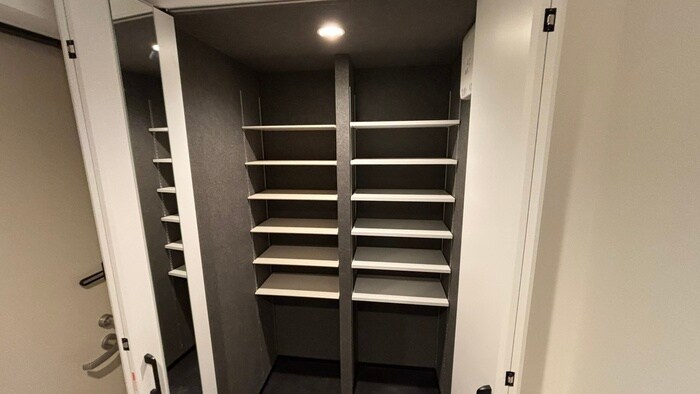 物件内観写真15　(靴箱)