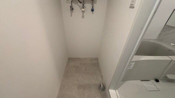 物件内観写真16　(洗濯機置場)
