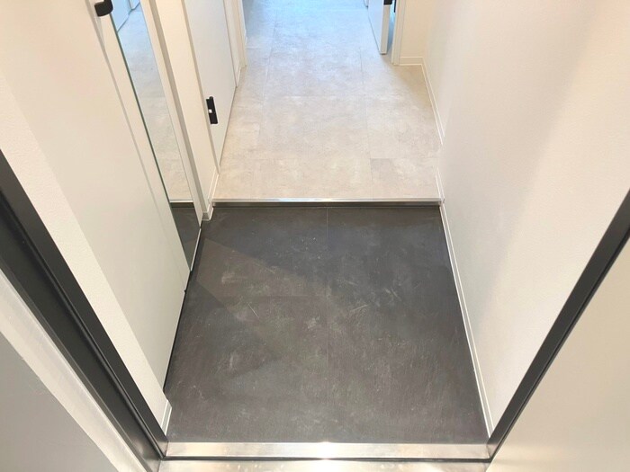 物件内観写真17　(玄関)
