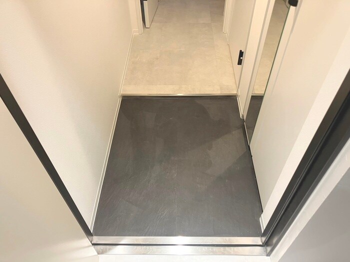 物件内観写真18　(玄関)