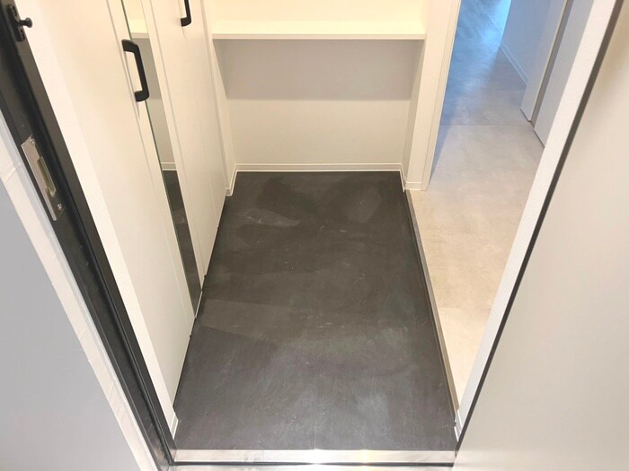 物件内観写真18　(玄関)