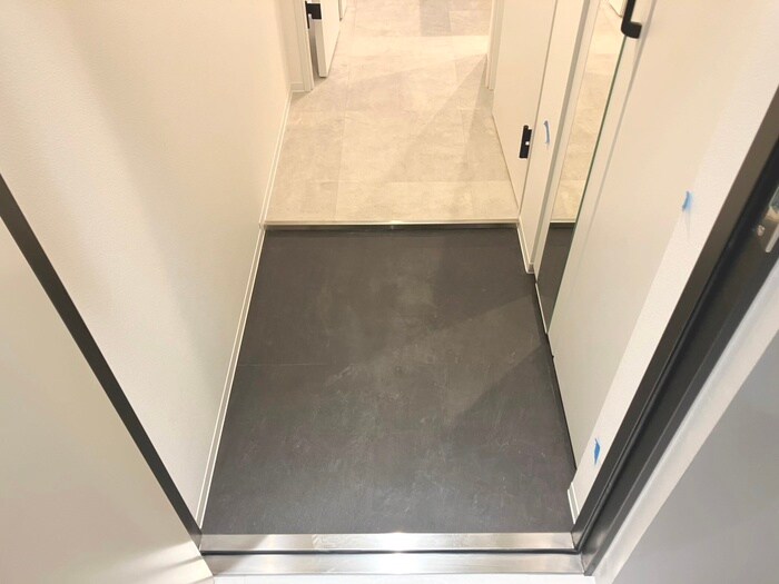 物件内観写真18　(玄関)