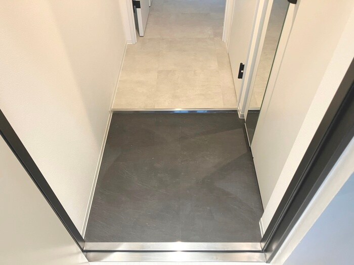 物件内観写真18　(玄関)