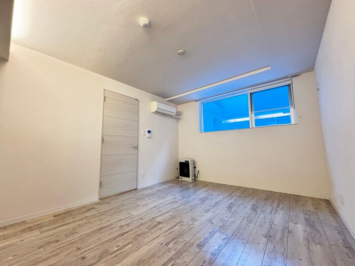 物件内観写真3　(居室)