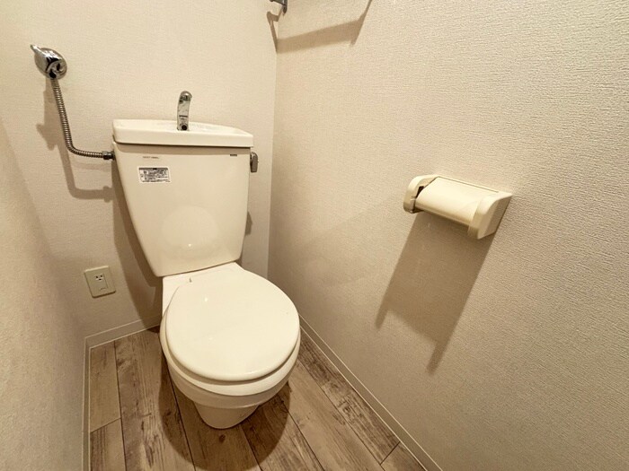 物件内観写真8　(トイレ)