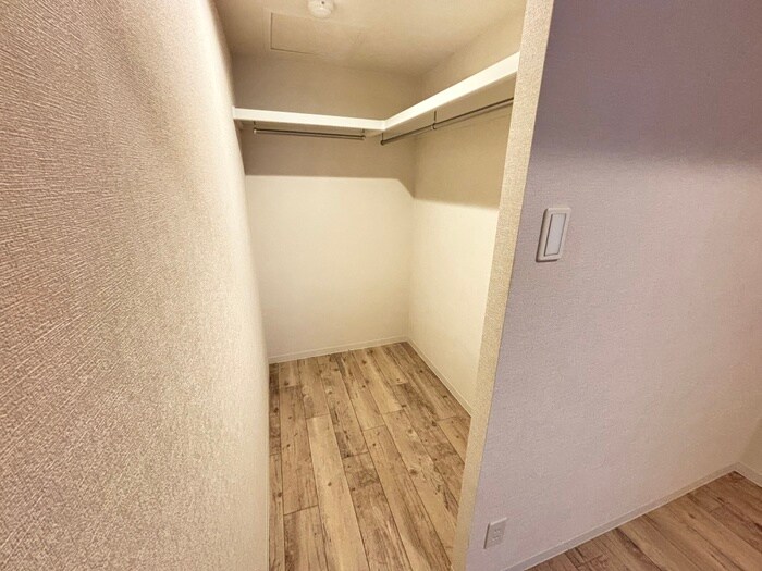 物件内観写真12　(収納)