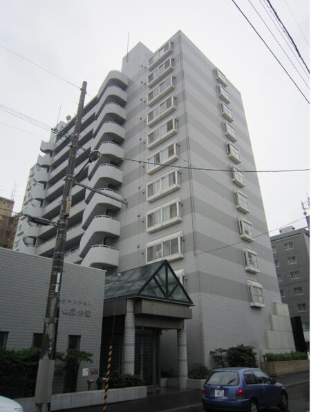 スト－クマンション山鼻公園外観写真